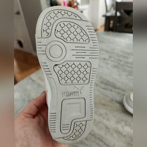 Puma Toddler Size 8. Tan, white and pink. - Picture 8 of 8